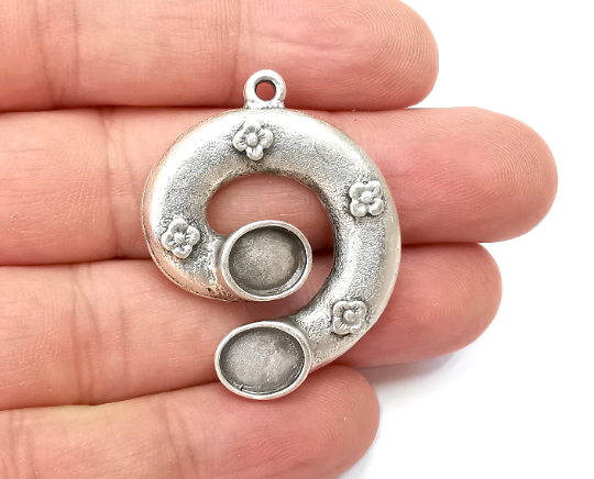 Flower Bezel, Worm Resin Blank, inlay Mounting, Mosaic Frame Cabochon Base, Antique Silver Plated (9x7mm) G28751