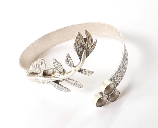 Hammered leaves branch bracelet brass cuff blank bezel Glass cabochon base Adjustable antique silver (7mm ) G24465