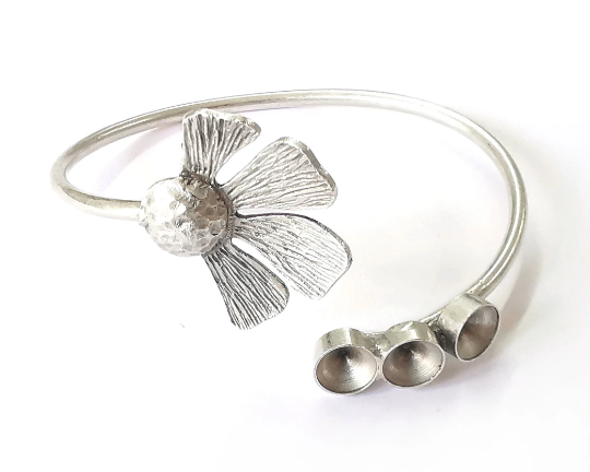 Flower wire bracelet cuff blank bezel Glass cabochon base Adjustable antique silver plated brass (8mm ) G25065