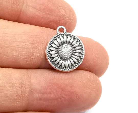 Sunflower Charms Daisy Flower Round Charms (Double Sided) Antique Silver Plated Charms (18x15mm) G28249