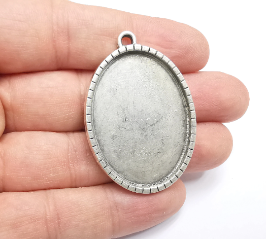 Oval Pendant Blanks, Resin Bezel Bases, Mosaic Mountings, Dry flower Frame, Polymer Clay base, Antique Silver Plated (40x30mm) G29550