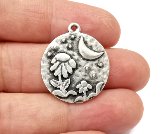 Daisy Flower Leaf Charms Crescent Star Hammered Disc Pendant Antique Silver Plated (28x25mm) G28226