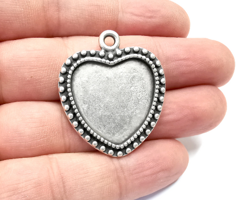 Heart Pendant Bezel, Resin Blank, inlay Mountings, Mosaic Frame, Cabochon Bases, Dry Flower Settings, Antique Silver Plated (25x23mm) G28793
