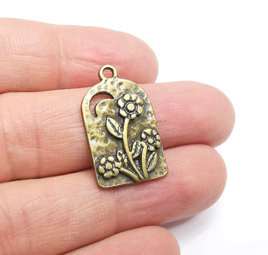 Flowers Charms Hammered Pendant Antique Bronze Plated (27x16mm) G29508