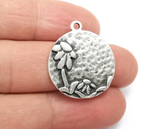 Flower Charms Hammered Round Pendant Antique Silver Plated (28x25mm) G28496